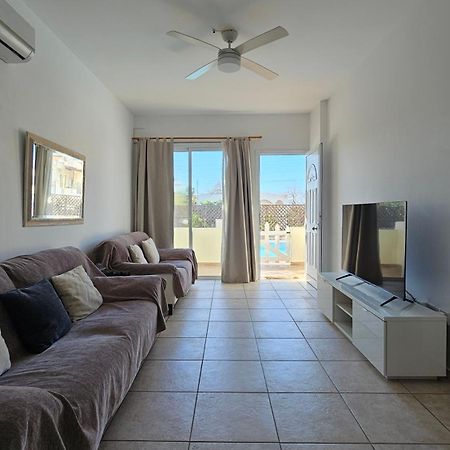 Peaceful Apartment With Double Bed - Oak Breeze Paphos Exterior photo