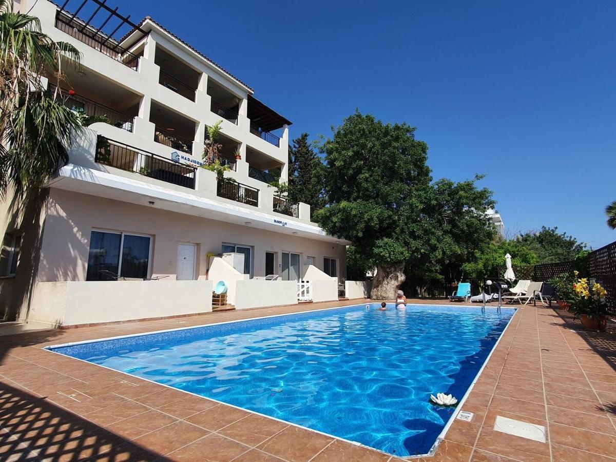 Peaceful Apartment With Double Bed - Oak Breeze Paphos Exterior photo