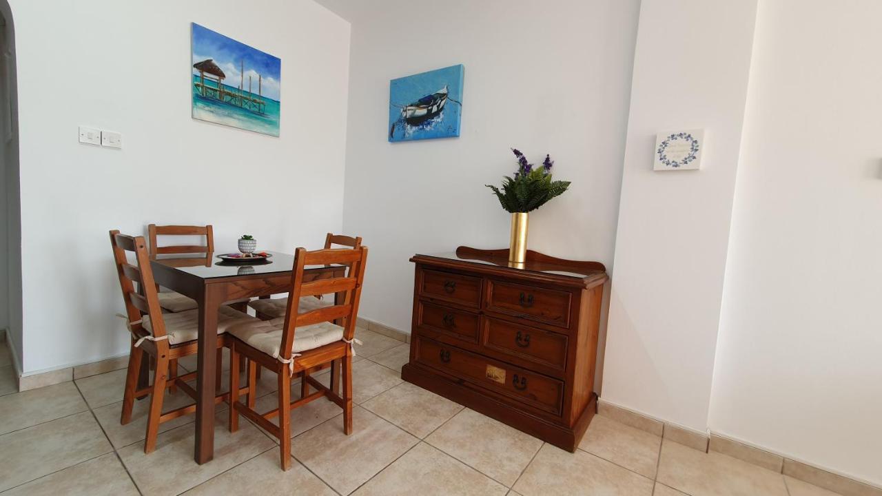 Peaceful Apartment With Double Bed - Oak Breeze Paphos Exterior photo