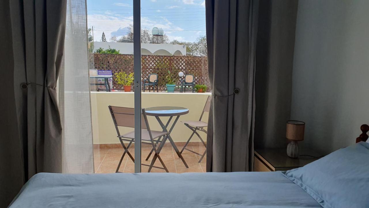 Peaceful Apartment With Double Bed - Oak Breeze Paphos Exterior photo