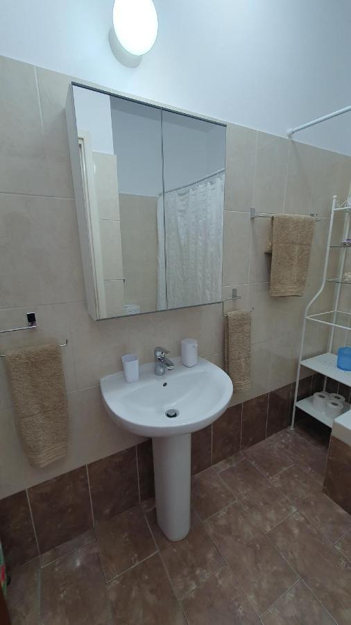 Peaceful Apartment With Double Bed - Oak Breeze Paphos Exterior photo