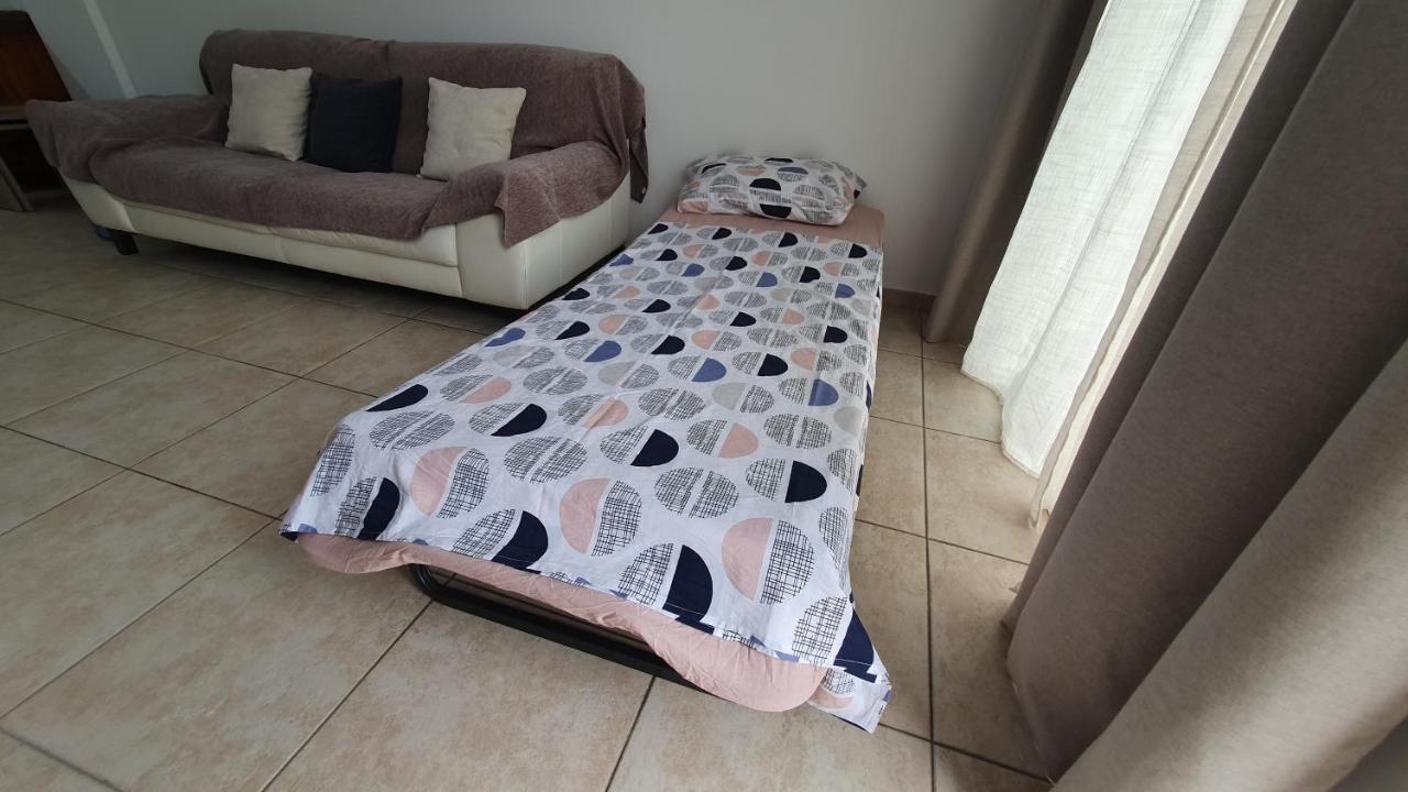Peaceful Apartment With Double Bed - Oak Breeze Paphos Exterior photo
