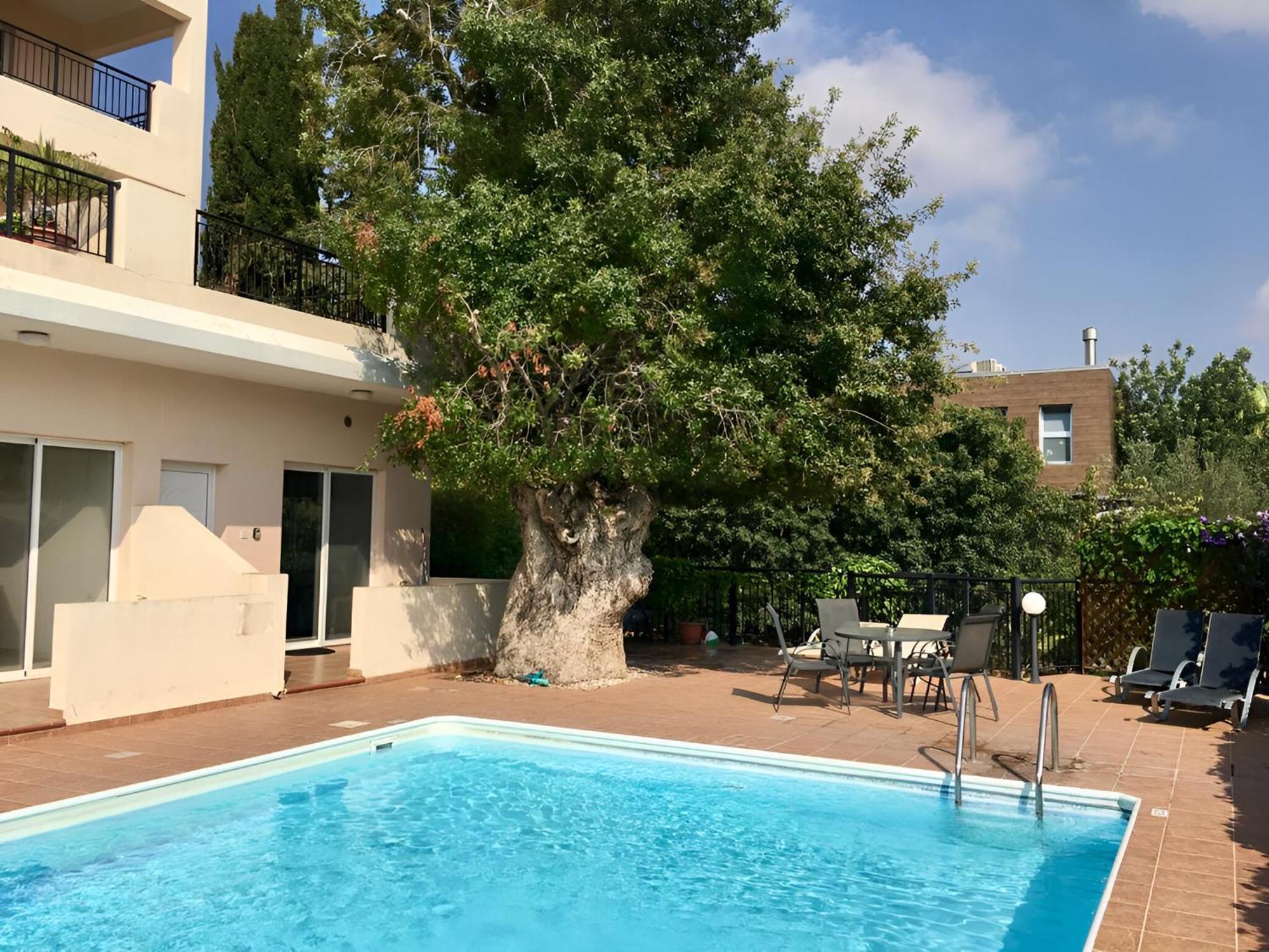 Peaceful Apartment With Double Bed - Oak Breeze Paphos Exterior photo