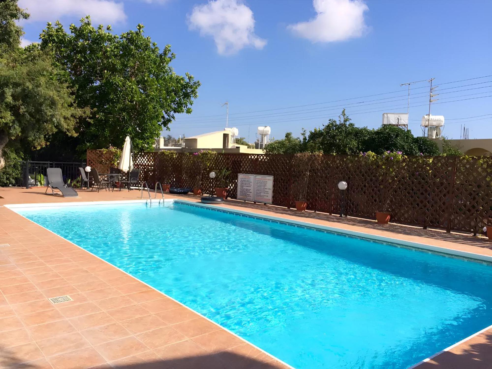 Peaceful Apartment With Double Bed - Oak Breeze Paphos Exterior photo